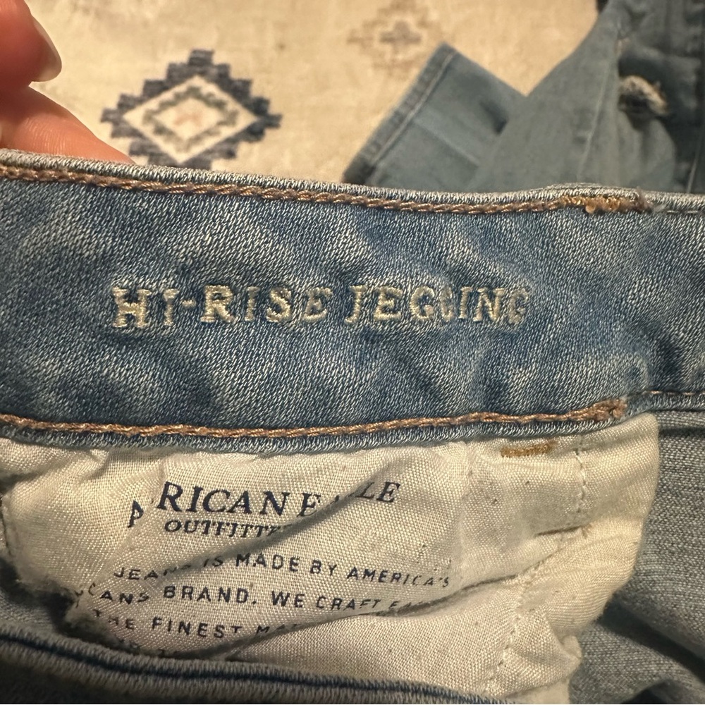 American Eagle Women's Distressed Blue Jeans Hi Rise Jegging sz 10 - Picture 3 of 8